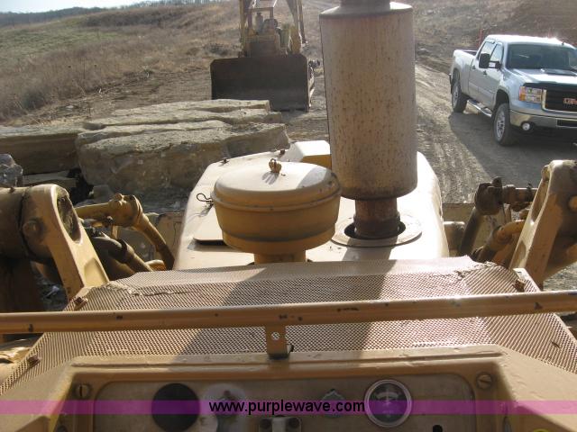 image for item 3774 1972 Caterpillar 977L dozer