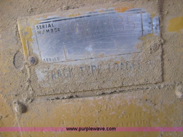 image for item 3774 1972 Caterpillar 977L dozer