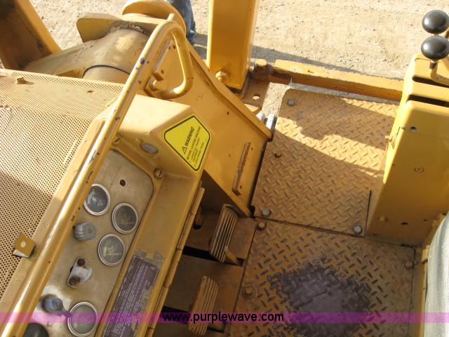 image for item 3774 1972 Caterpillar 977L dozer