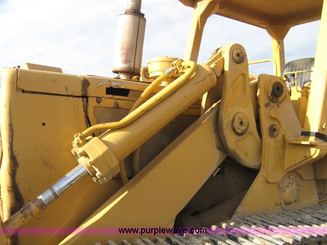 image for item 3774 1972 Caterpillar 977L dozer