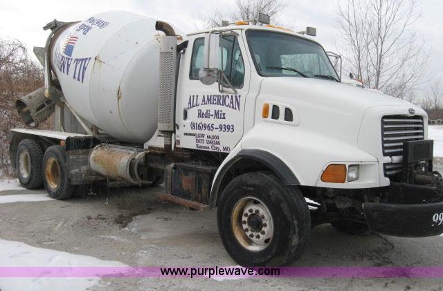 image for item 3775 1999 Sterling L8513 cement mixer truck