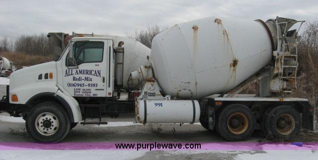 image for item 3775 1999 Sterling L8513 cement mixer truck