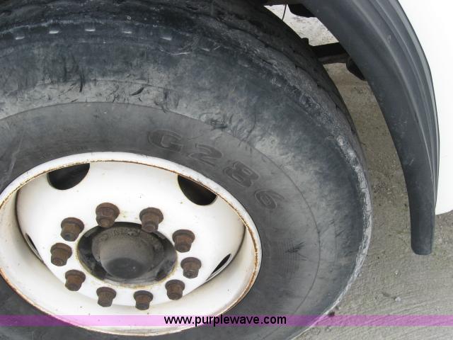 image for item 3775 1999 Sterling L8513 cement mixer truck