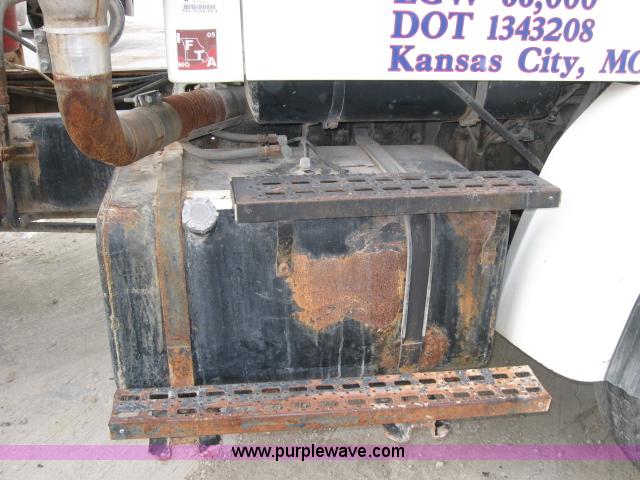 image for item 3775 1999 Sterling L8513 cement mixer truck