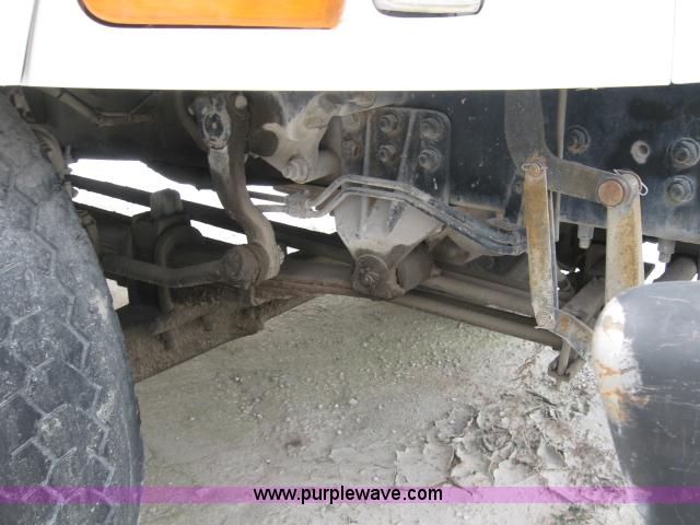 image for item 3775 1999 Sterling L8513 cement mixer truck