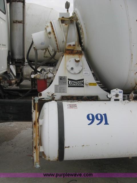 image for item 3775 1999 Sterling L8513 cement mixer truck