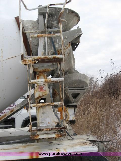 image for item 3775 1999 Sterling L8513 cement mixer truck