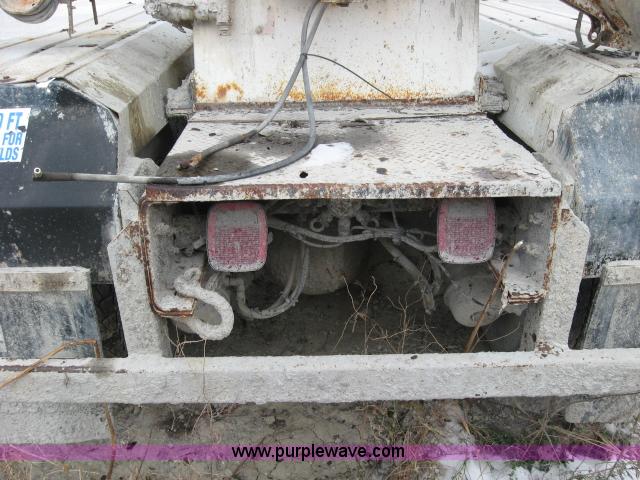 image for item 3775 1999 Sterling L8513 cement mixer truck