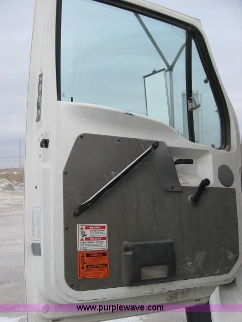 image for item 3775 1999 Sterling L8513 cement mixer truck