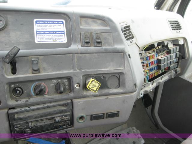 image for item 3775 1999 Sterling L8513 cement mixer truck