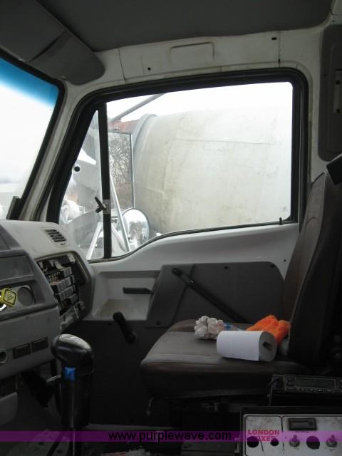 image for item 3775 1999 Sterling L8513 cement mixer truck