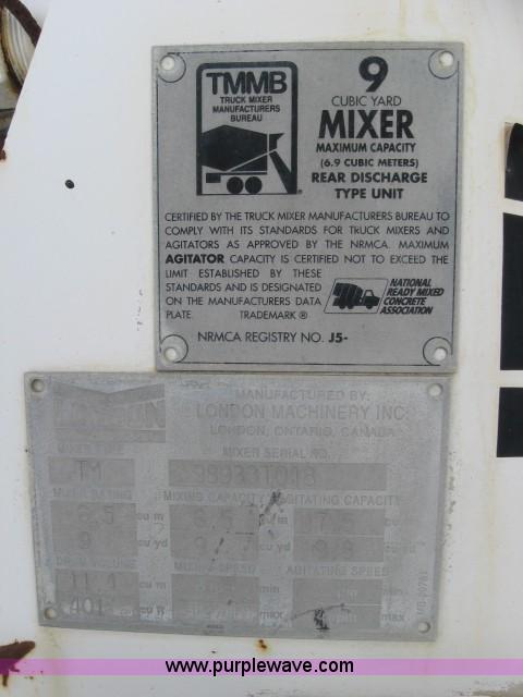 image for item 3775 1999 Sterling L8513 cement mixer truck