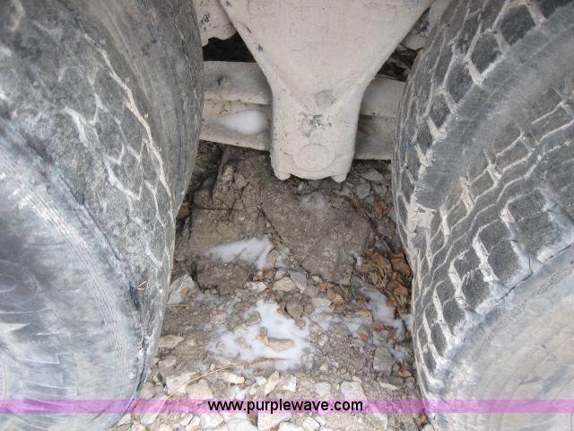 image for item 3777 1994 Ford LT9000 cement mixer truck