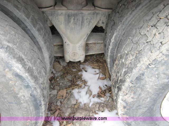 image for item 3777 1994 Ford LT9000 cement mixer truck