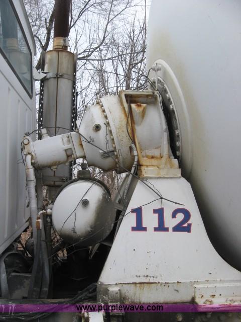 image for item 3777 1994 Ford LT9000 cement mixer truck