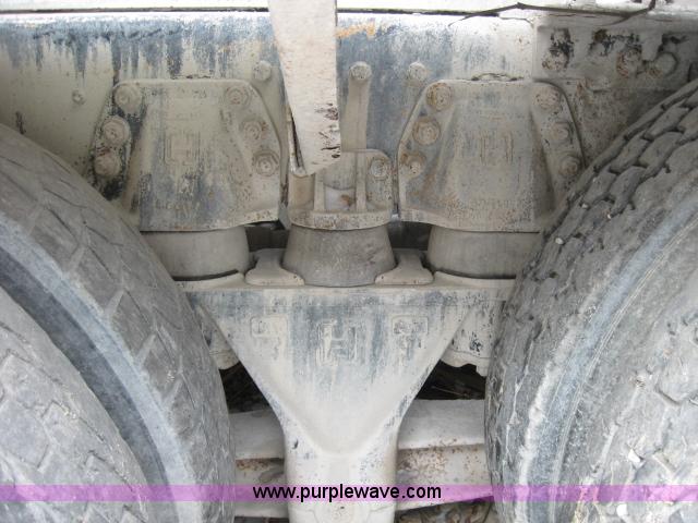 image for item 3777 1994 Ford LT9000 cement mixer truck