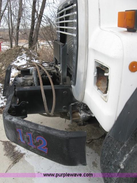 image for item 3777 1994 Ford LT9000 cement mixer truck