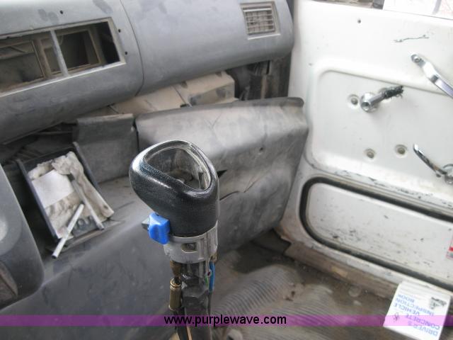image for item 3777 1994 Ford LT9000 cement mixer truck