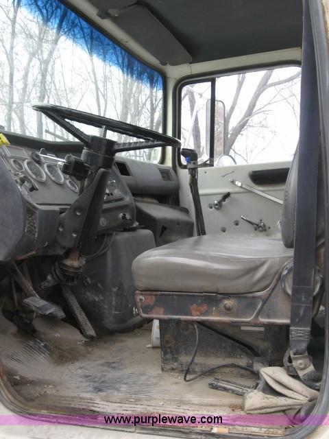 image for item 3777 1994 Ford LT9000 cement mixer truck