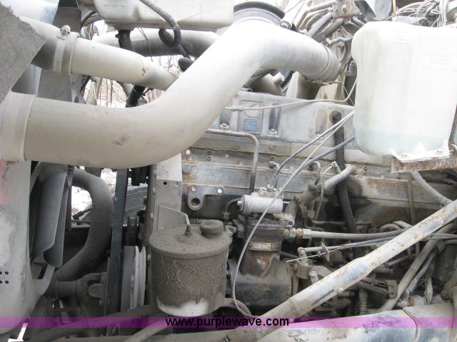 image for item 3777 1994 Ford LT9000 cement mixer truck