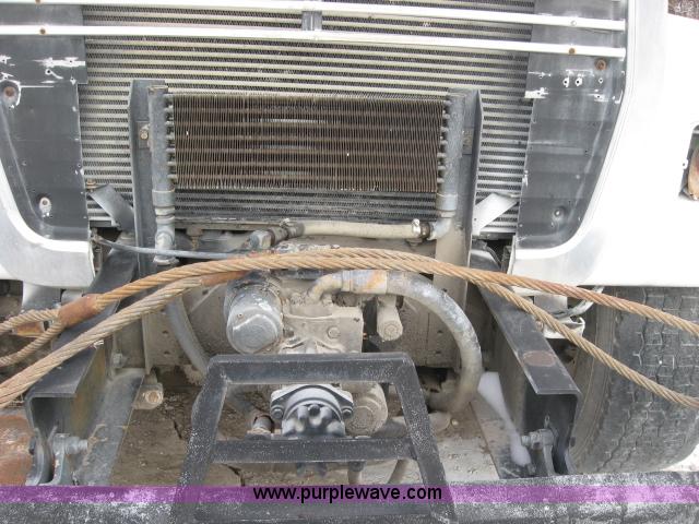 image for item 3777 1994 Ford LT9000 cement mixer truck