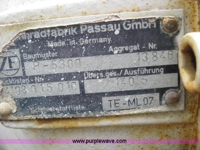 image for item 3777 1994 Ford LT9000 cement mixer truck