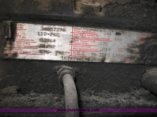 image for item 3778 1992 International 2574 cement mixer truck