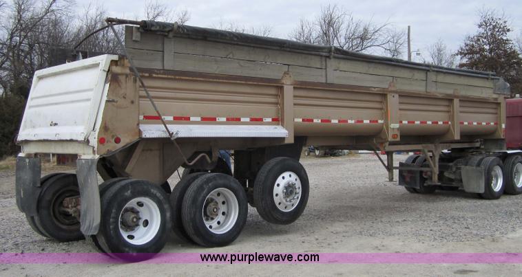 image for item 4335 1998 Clement 39' end dump trailer