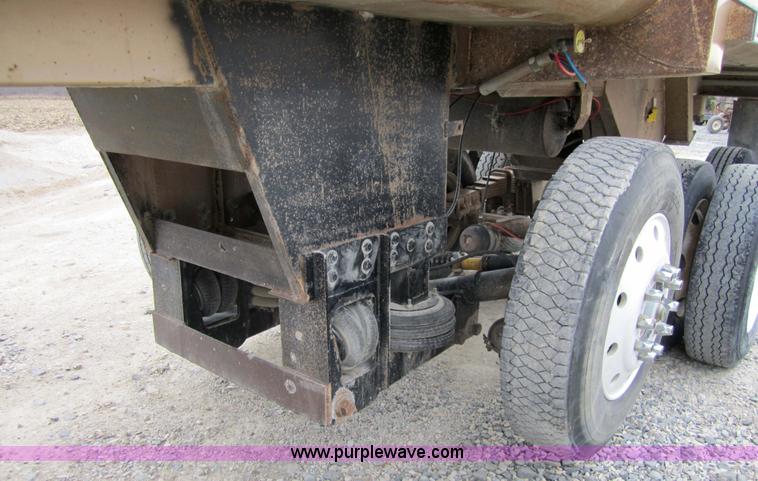 image for item 4335 1998 Clement 39' end dump trailer