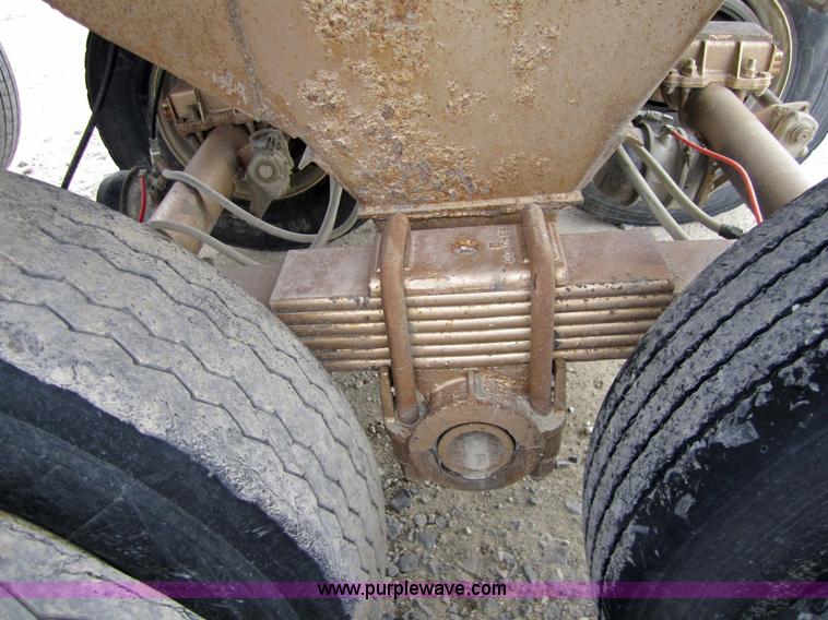 image for item 4335 1998 Clement 39' end dump trailer