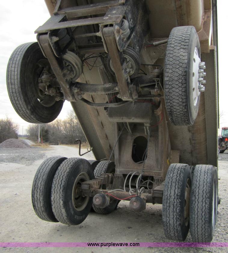 image for item 4335 1998 Clement 39' end dump trailer