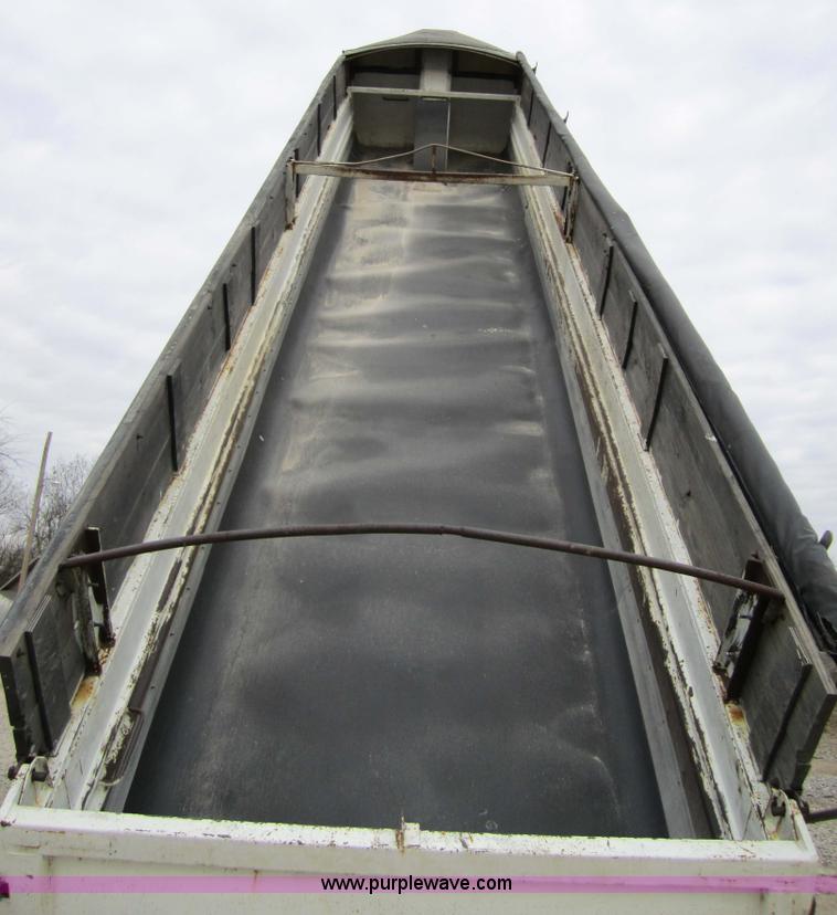 image for item 4335 1998 Clement 39' end dump trailer