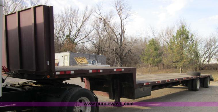 image for item 4336 1985 Trail King 2148-0000 53' spread axle, drop-deck trailer