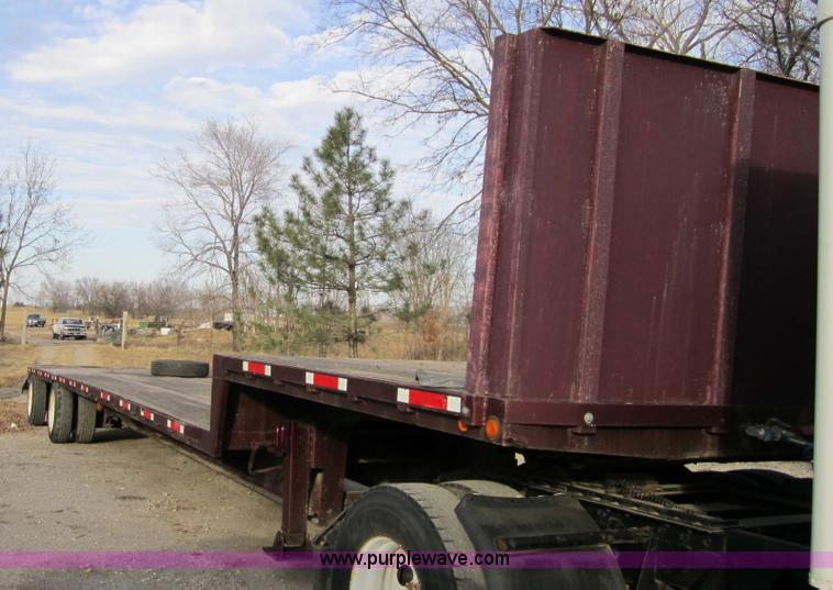 image for item 4336 1985 Trail King 2148-0000 53' spread axle, drop-deck trailer