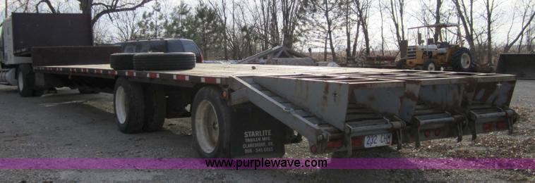 image for item 4336 1985 Trail King 2148-0000 53' spread axle, drop-deck trailer