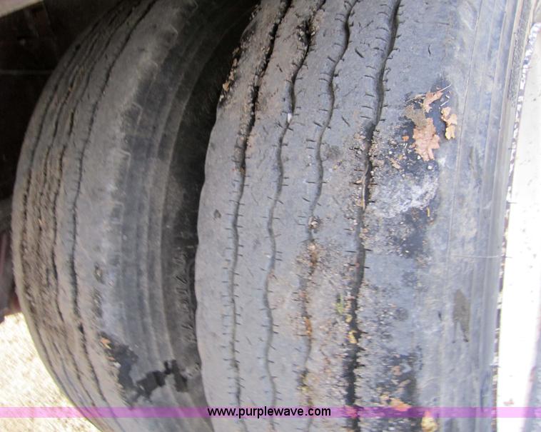 image for item 4336 1985 Trail King 2148-0000 53' spread axle, drop-deck trailer