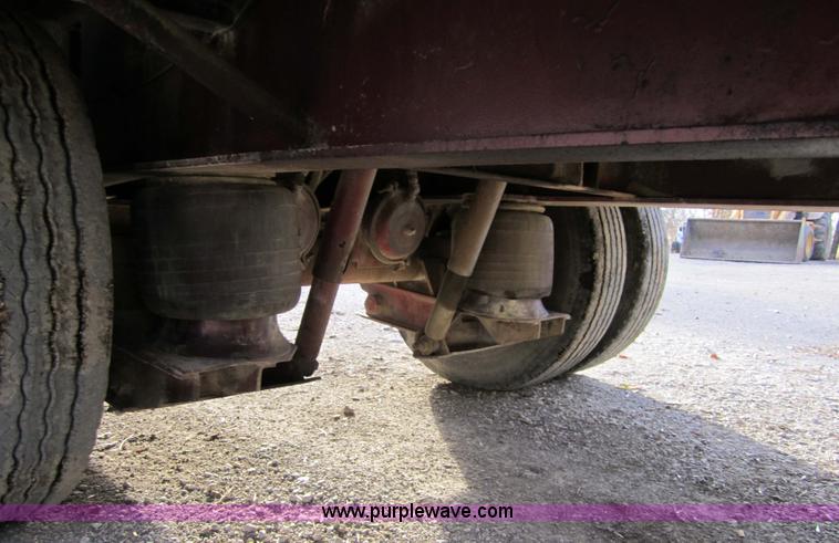 image for item 4336 1985 Trail King 2148-0000 53' spread axle, drop-deck trailer