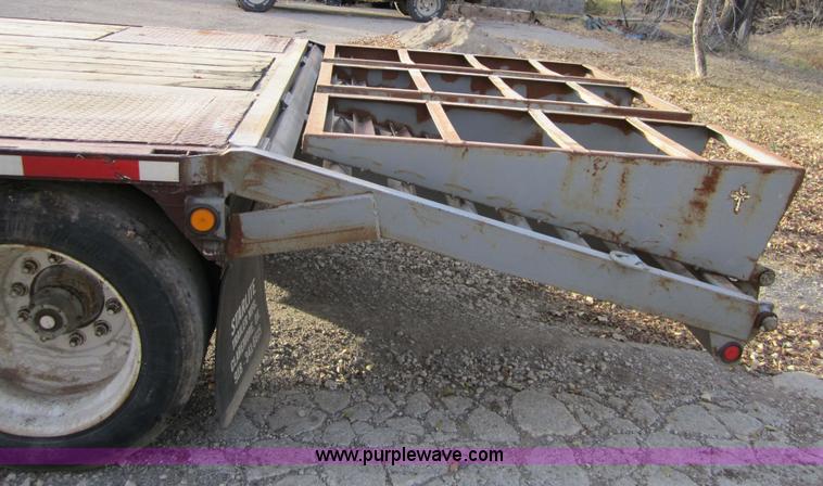 image for item 4336 1985 Trail King 2148-0000 53' spread axle, drop-deck trailer