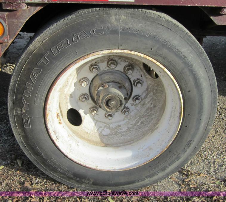image for item 4336 1985 Trail King 2148-0000 53' spread axle, drop-deck trailer