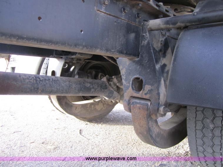 image for item 4337 1993 Ford L9000 semi truck