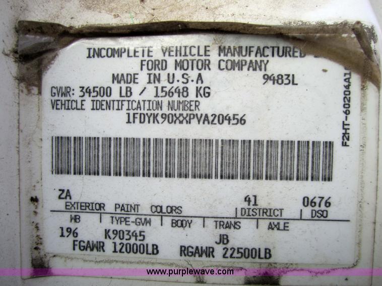 image for item 4337 1993 Ford L9000 semi truck