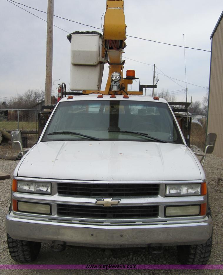 image for item 4341 2000 Chevrolet K3500 bucket truck