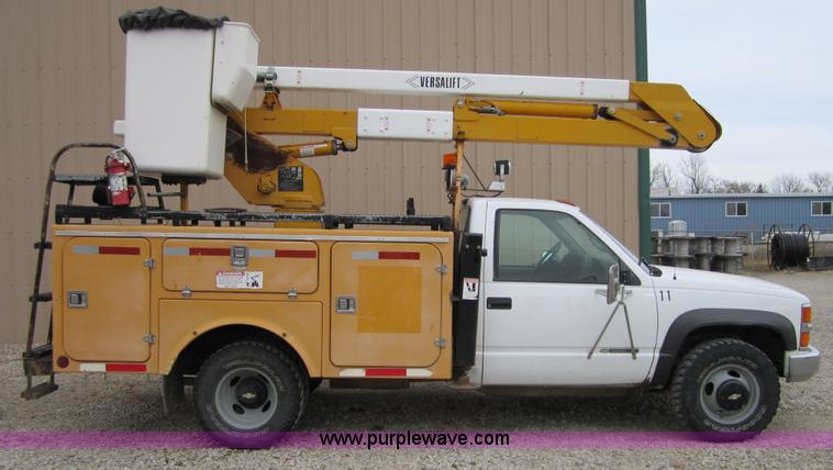 image for item 4341 2000 Chevrolet K3500 bucket truck