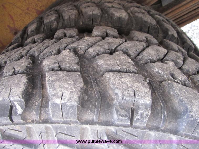 image for item 4341 2000 Chevrolet K3500 bucket truck