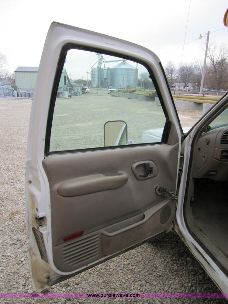 image for item 4341 2000 Chevrolet K3500 bucket truck