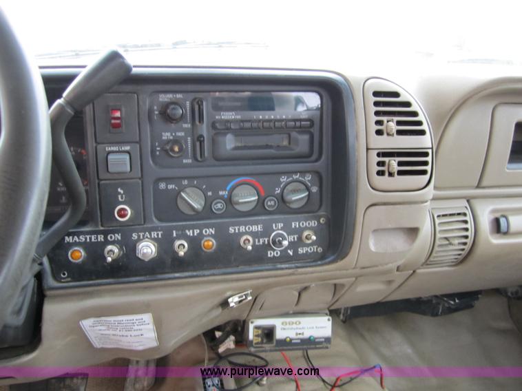 image for item 4341 2000 Chevrolet K3500 bucket truck