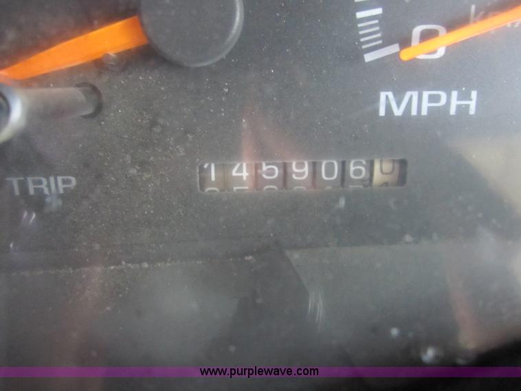 image for item 4341 2000 Chevrolet K3500 bucket truck