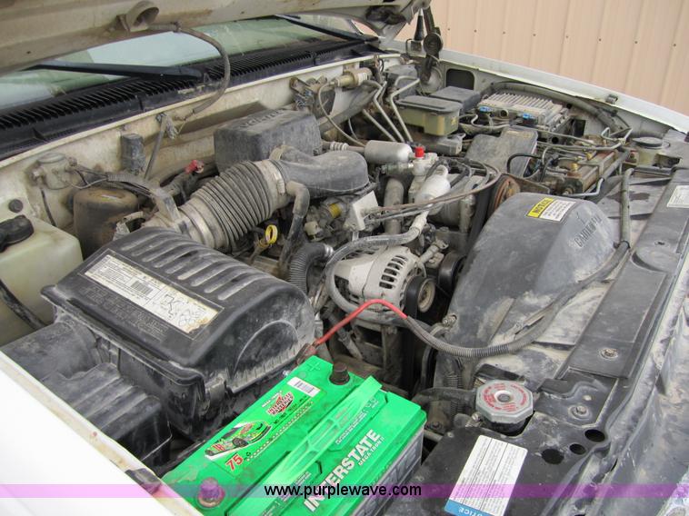 image for item 4341 2000 Chevrolet K3500 bucket truck