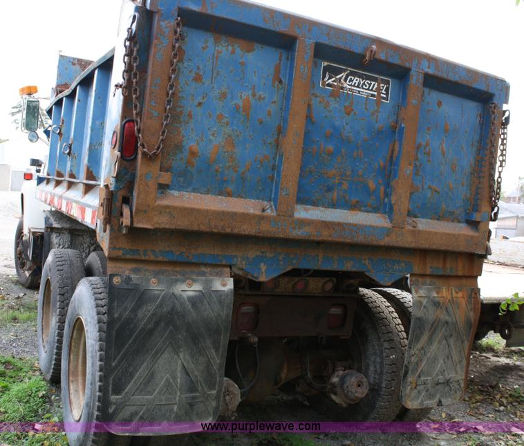 image for item 4824 1985 Ford LT8000 dump truck