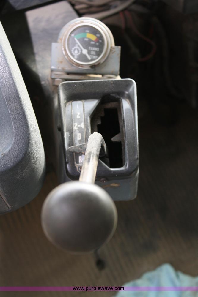 image for item 4824 1985 Ford LT8000 dump truck